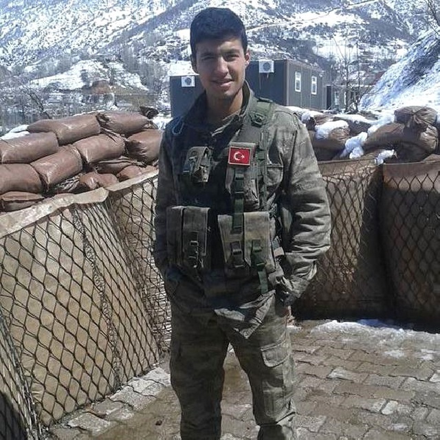 Şehit Babasından Tüyleri Diken Diken Eden Sözler: Ayıp Olmasa Güler Oynardım!