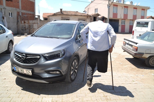 Kaza Sonrası Vergisiz Araç Aldı; Para Cezasına Çarptırılınca Kalan Tek Ayağına da Pranga Taktı