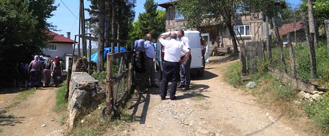 85 Yaşındaki Dede Cinnet Geçirdi, Önce Torununu Sonra da Oğlunu Öldürdü
