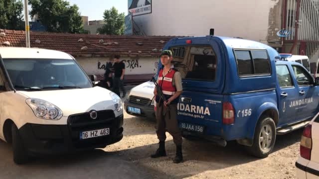 Bağ Evinde Karısını Bıçaklayarak Öldüren Koca, Dayanamayıp Kendi Kafasına Sıktı