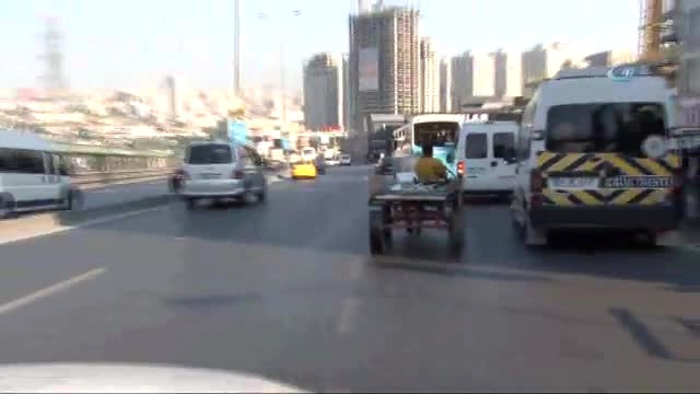 At Arabalı Vatandaş Ekmek Parası İçin Canını Hiçe Saydı