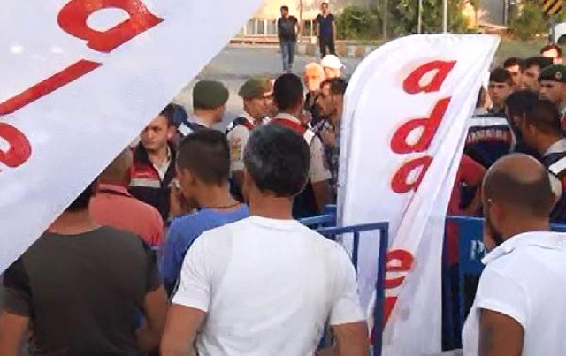 Kılıçdaroğlu Karavanına Girdiği Sırada CHP'nin Kamp Alanı Karıştı