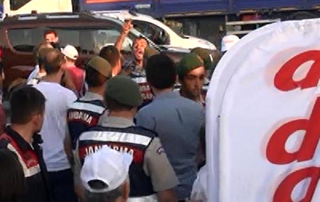 Kılıçdaroğlu Karavanına Girdiği Sırada CHP'nin Kamp Alanı Karıştı