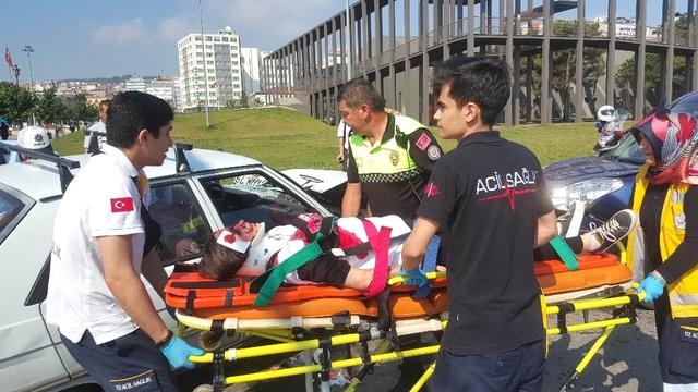 Samsun'da Yürek Burkan Kaza! Kendi Acısını Unutup Kızını Teselli Etti!