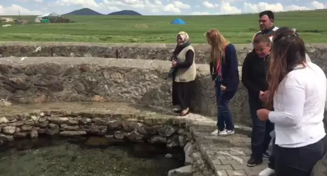 Göldeki Balıkların Şehit Olan Askerler Olduğuna İnanıyorlar