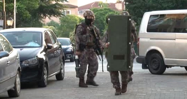 İstanbul Polisinden Zehir Tacirlerine Şafak Operasyonu