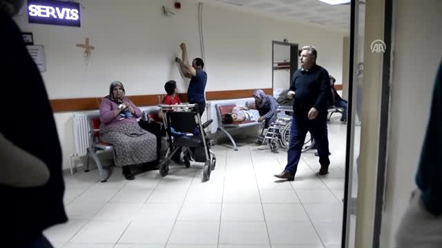 Ardahan'da Düğünde Dağıtılan Yemekten Zehirlenen 143 Kişi Hastaneye Kaldırıldı