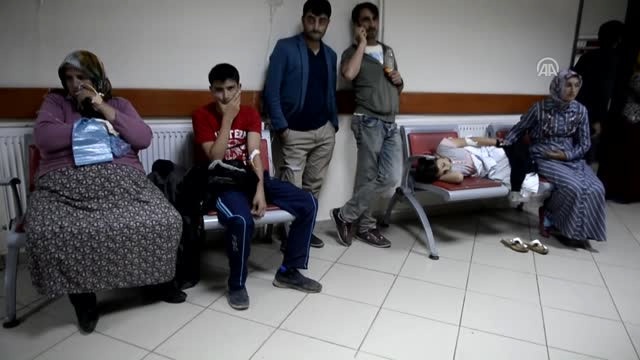 Ardahan'da Düğünde Dağıtılan Yemekten Zehirlenen 143 Kişi Hastaneye Kaldırıldı