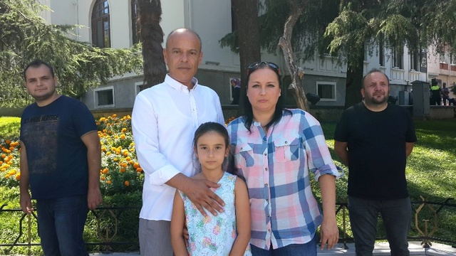 1 Yıldır Adalet Arıyor: Komşu Kavgasını Ayırınca Kızının Önünde Öldüresiye Dayak Yedi!