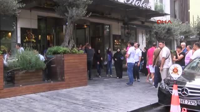 Fatih'te Korkutan Otel Yangını! Müşteriler Uykuda Yakalandı
