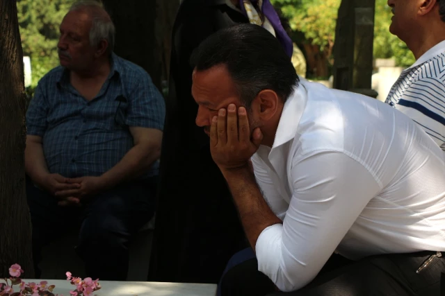 Ölümünün Üzerinden 17 Yıl Geçen Kemal Sunal Mezarı Başında Anıldı