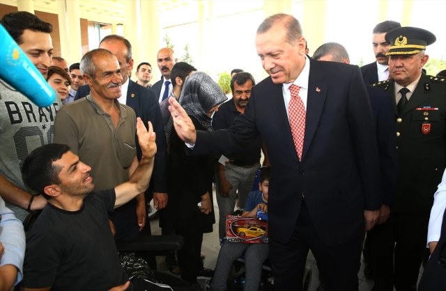 Erdoğan 15 Temmuz Gazilerine Moral Ziyaretinde Bulundu
