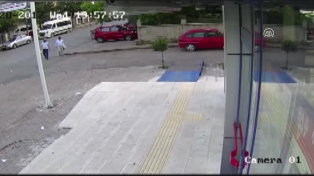 Firari FETÖ'cüler Kılık Değiştirip Alışverişe Çıktı