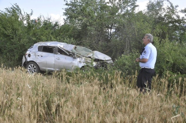 Hurdaya Dönen Otomobilden Mucize Eseri Kurtuldu