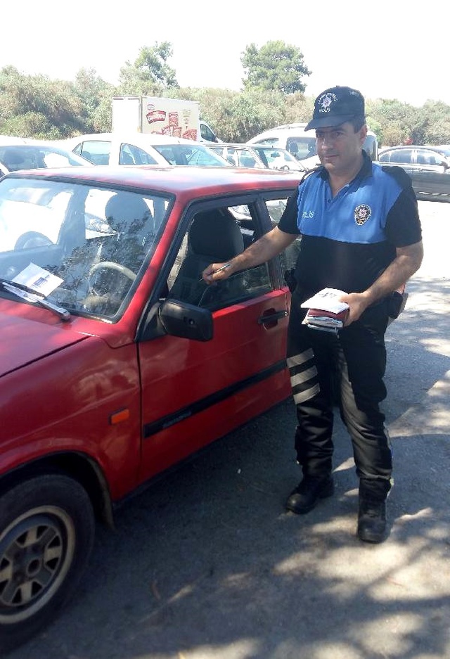 Polis 'Şaka Ceza Makbuzu'yla Uyardı