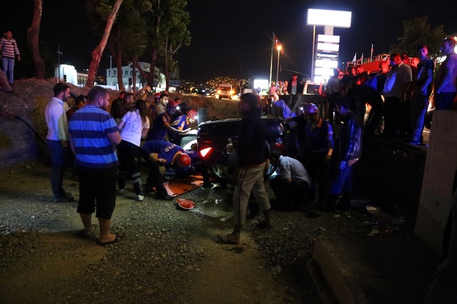 Bursa'da Yoldan Çıkan Araç Tramvay Yoluna Düştü: 2 Ölü, 2 Yaralı