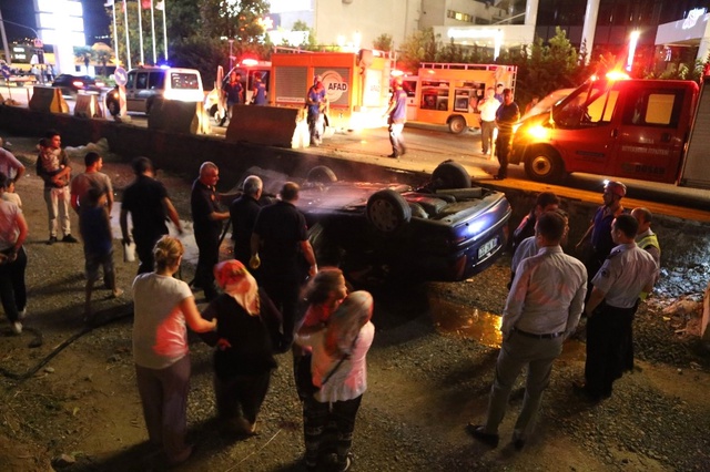 Bursa'da Yoldan Çıkan Araç Tramvay Yoluna Düştü: 2 Ölü, 2 Yaralı