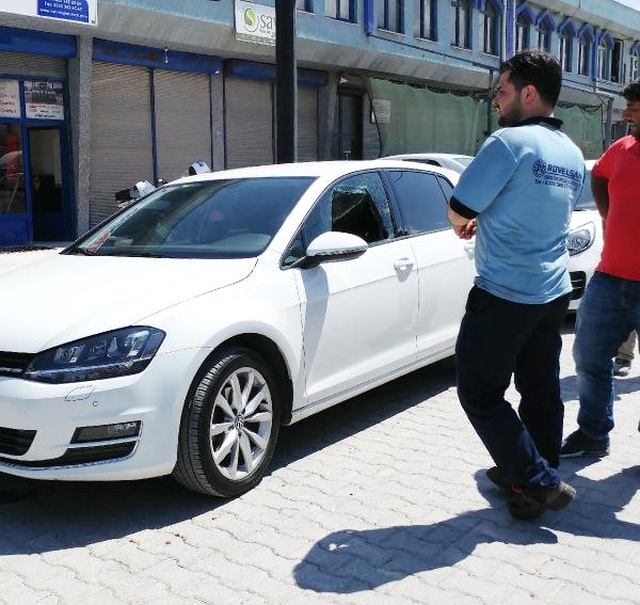 Araçta Bırakılan 55 Bin TL'yi Tornavidayla 10 Saniyede Çaldılar