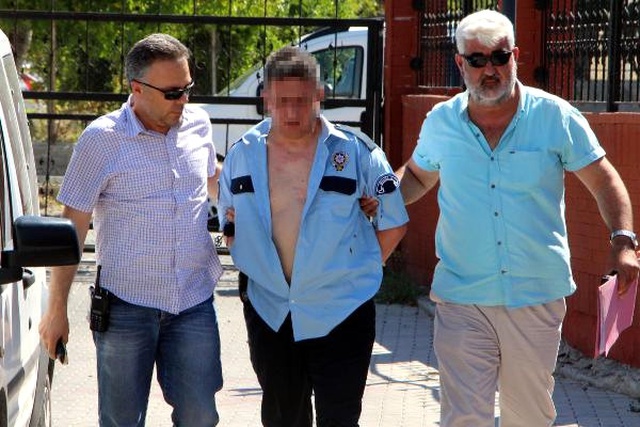 Boş Kağıt İmzalatmak İsteyen Sahte Polisi Vatandaşlar Linç Etti
