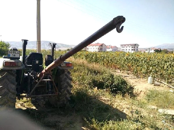 El Frenini Çekmeyi Unuttuğu Traktörünün Altında Kalarak Feci Şekilde Can Verdi