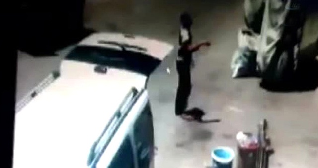 Suriyeli Ailenin Yaşadığı Bina Başlarına Yıkıldı