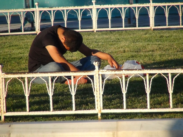 Kimseye Aldırış Etmeden Taksim Meydanı'nda Bonzai İçtiler