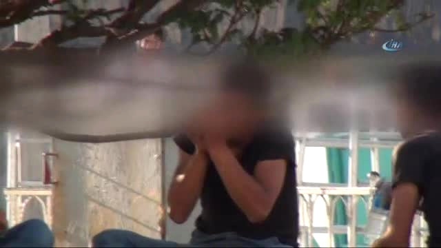 Kimseye Aldırış Etmeden Taksim Meydanı'nda Bonzai İçtiler