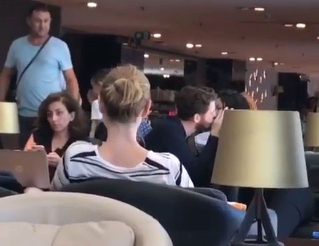 <a class='keyword-sd' href='/adriana-lima/' title='Adriana Lima'>Adriana Lima</a> ve Yazar Metin Hara Öpüşürken Görüntülendi