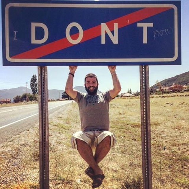 Dont Mahallesi Tabelasıyla Fenomen Oldu! Gören Durup Fotoğraf Çekiniyor