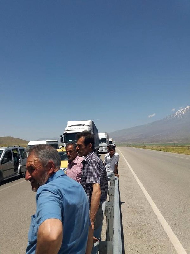 Gürbulak Sınır Kapısı Yolunda Bomba Bulundu, Ulaşım Durdu