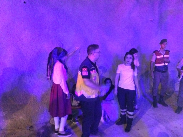 Bursa'da Kız Öğrencilerin Arasına Kamyonet Daldı: 2 Ölü, 14 Yaralı