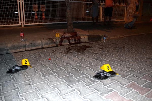 Ablasının Darpçı Sevgilisini Ekmek Bıçağıyla Öldürdü