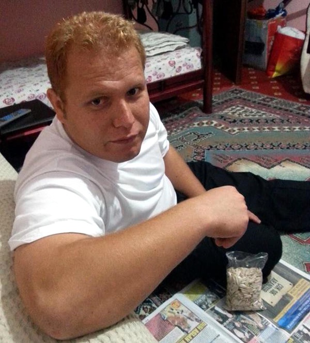 Ablasının Darpçı Sevgilisini Ekmek Bıçağıyla Öldürdü