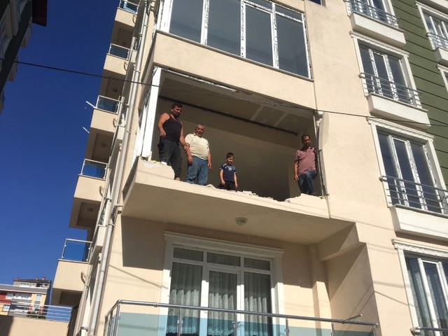 Bilecik'te Akılalmaz Kaza: Traktör 3. Kattan Aşağı Uçtu