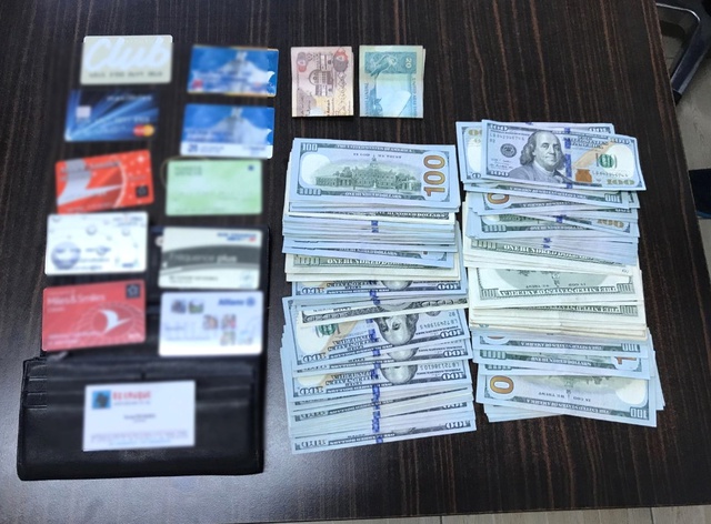 Çalıştığı Geri Dönüşüm Bandında 12 Bin Dolar Buldu! Sahibine Teslim Etti
