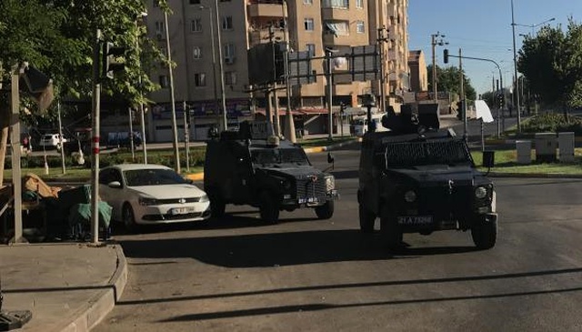 Eşini ve Kızını Yaralayan Baba 1.5 Saat Sonra Polise Teslim Oldu