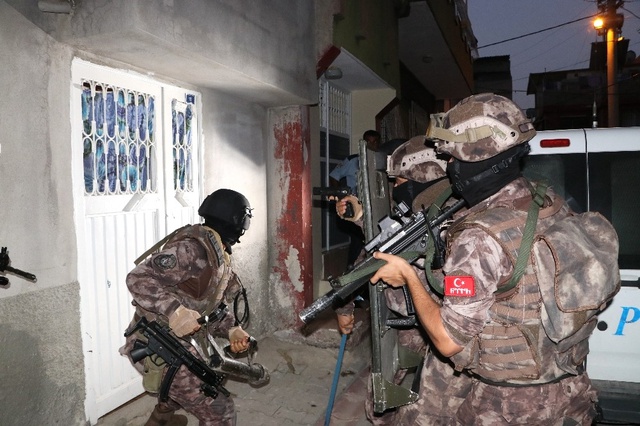 Adana'da DEAŞ'ın 'Meydan' Grubuna Vurgun: 5 Gözaltı