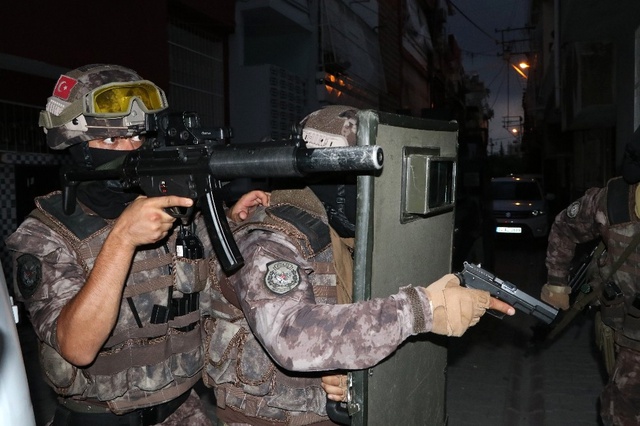 Adana'da DEAŞ'ın 'Meydan' Grubuna Vurgun: 5 Gözaltı