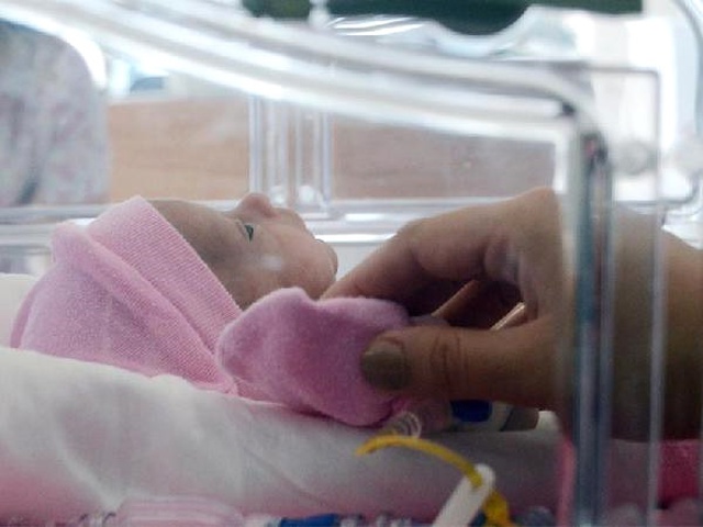 Henüz 6 Aylıkken Bedeninden Büyük Tümörle Doğdu, Yaşama Tutundu