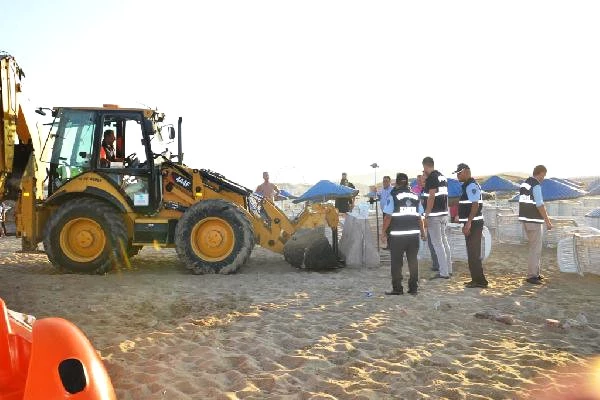 Dünyaca Ünlü Sarımsaklı Plajı'nda Şezlong Operasyonu