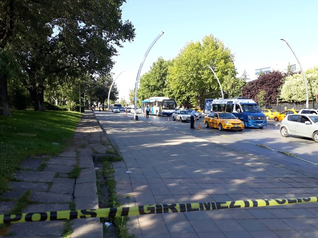 TBMM Önünde Bomba Paniği! İçinden Çıkanlar Şok Etti