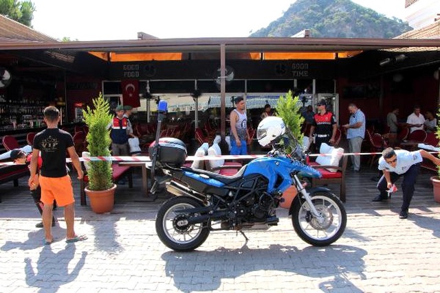 Fethiye'de Erkek Çocuklarını Yarı Çıplak Dans Ettiren Bar Kapatıldı