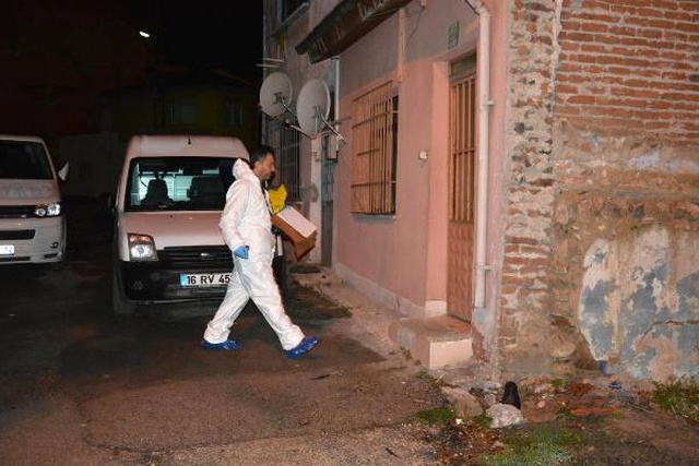 Kuzenini 11 Bıçak Darbesiyle Öldürdü, 12.6 Yıl Hapse Çarptırıldı