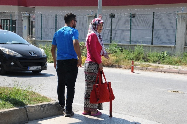 Bebeğini Emzirmeye Gittiği Sırada Unuttuğu Çantası Fünyeyle Patlatıldı