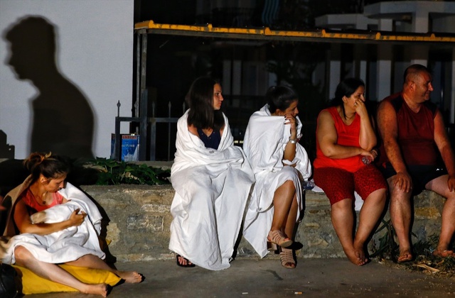 Gece Yarısı 4,1'le Salladı, Bodrum Uyumadı!