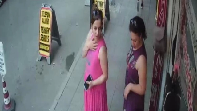 Mağazaya Müşteri Gibi Giren Hamile Kadının Hırsızlık Yaptığı Anlar Kamerada