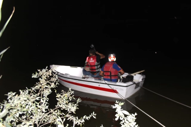 Sakarya Nehri'ne Devrilen Otomobilde Aynı Aileden 3 Kişi Feci Şekilde Can Verdi