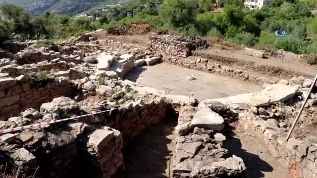 Antalya'da Marka Tarihine Işık Tutacak 2 Bin Yıl Öncesine Ait Çömlekler Bulundu