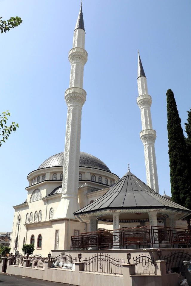 Aynı Camiyi 5 Gün Arayla 2 Kez Soyan Hırsıza Müezzinden İş Vaadi