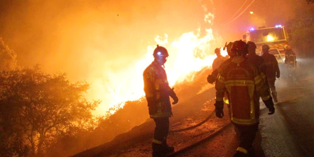 Fransa'daki Orman Yangını Söndürülemiyor! 10 Bin Kişi Bölgeyi Terk Etti